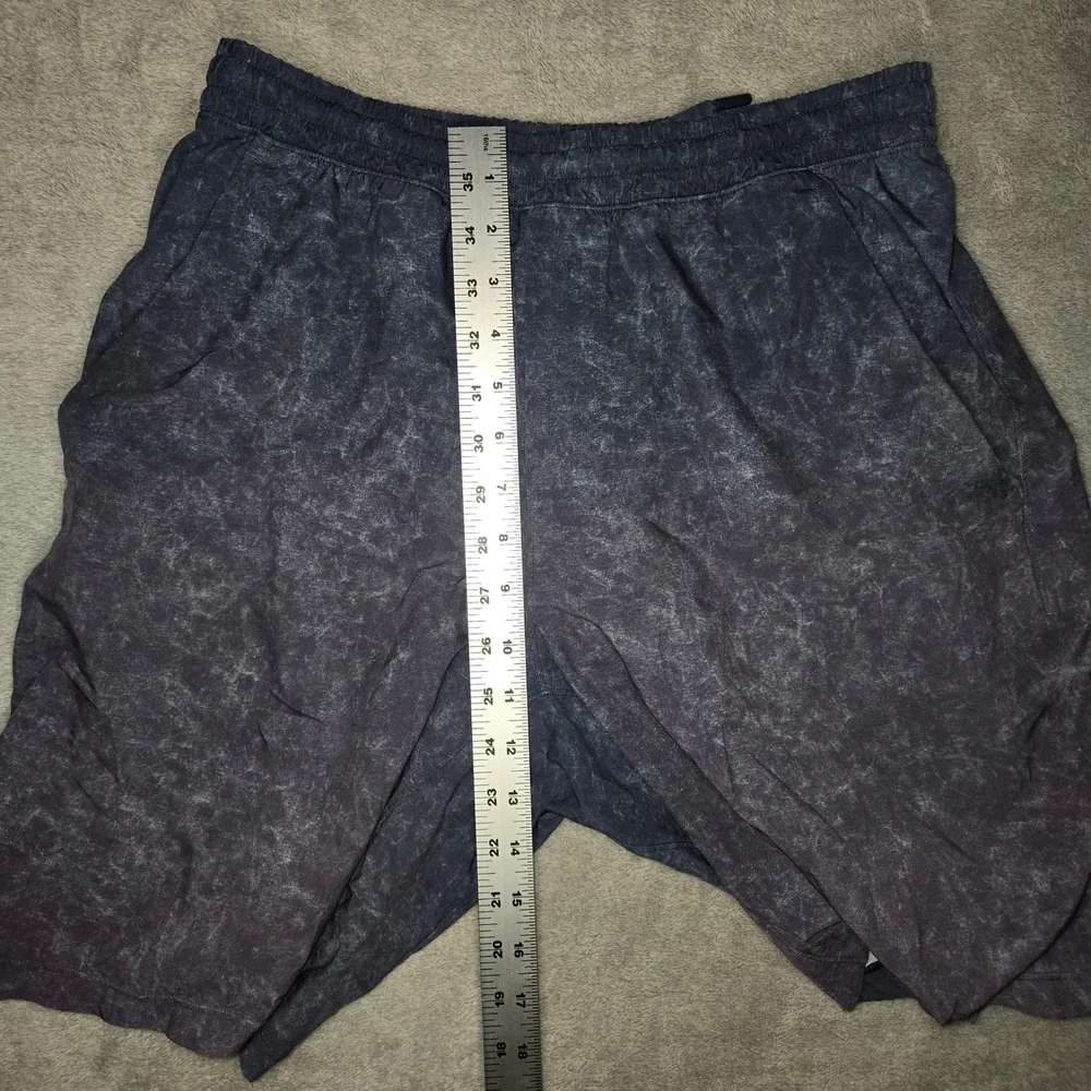 Lululemon Pace Breaker 7 Inch Shorts Mens Medium Purple Acid Wash Athletic Run